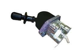 купить Кран ручного тормоза 2 вывода (на 6520) WABCO / г. Москва